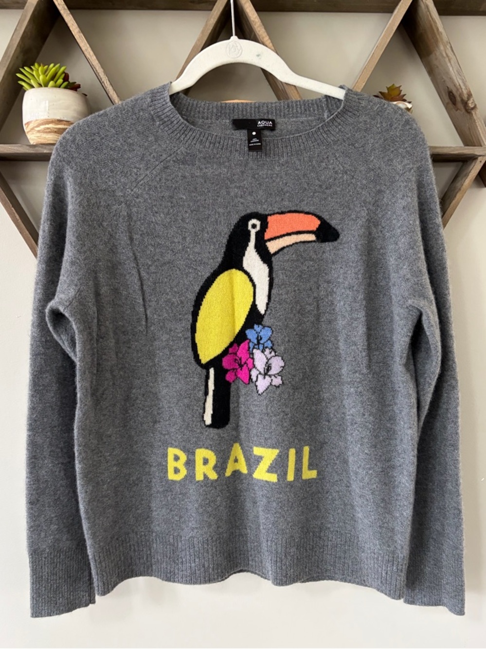 Aqua 100% cashmere “Brazil”sweater. Size XS.